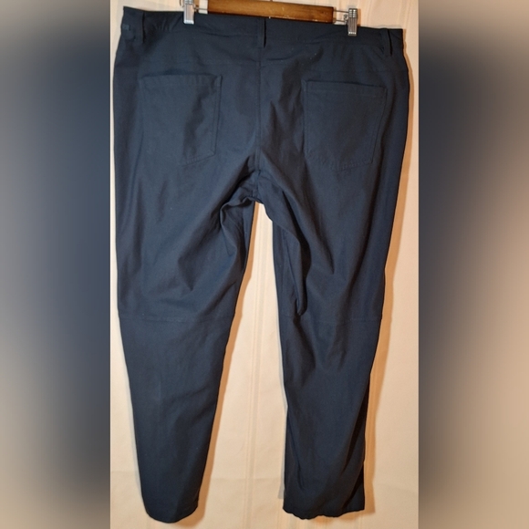 LULULEMON ATHLETICA Men's Black Chinos - Picture 2 of 3